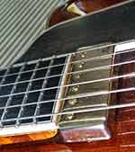 Kent Armstrong Floating Pickup. Archtop Jazzgitarre mit Gefloatetem, schwebendem Tonabnehmer